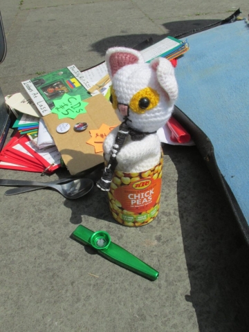 Clarence the Clarinet-Playing Cat | Busking, Blackheath, May 2019