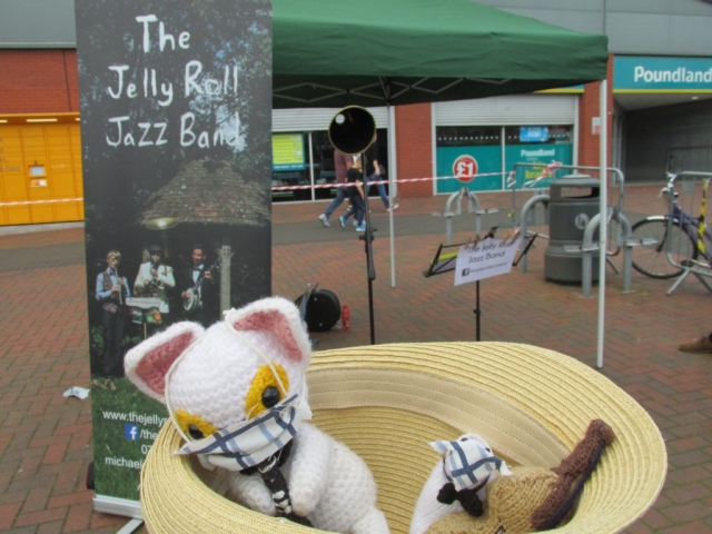 Clarence the Clarinet-Playing Cat and Boris the Bass-Playing Bear | Harpurhey shopping centre, August 2020