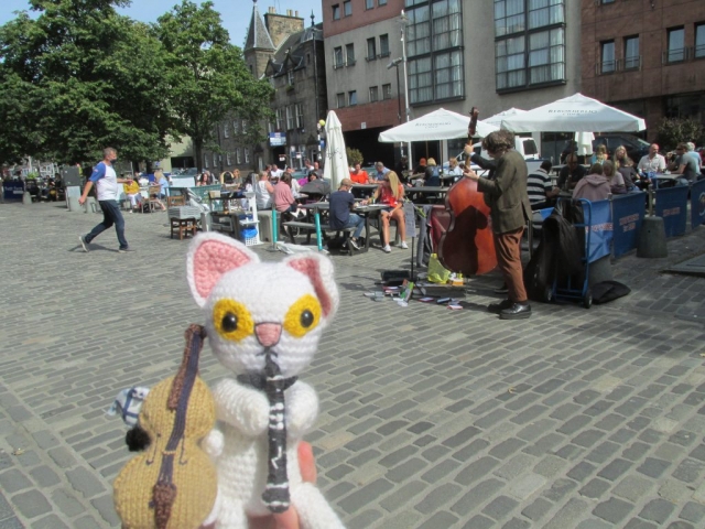 Clarence the Clarinet-Playing Cat and Boris the Bass-Playing Bear | Busking, Edinburgh, June 2021