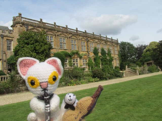 Clarence the Clarinet-Playing Cat and Boris the Bass-Playing Bear | Wedding reception, Brympton House (Yeovil), September 2021