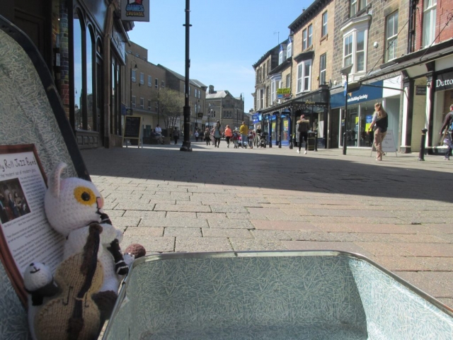 Clarence the Clarinet-Playing Cat and Boris the Bass-Playing Bear | Busking, Harrogate, April 2022