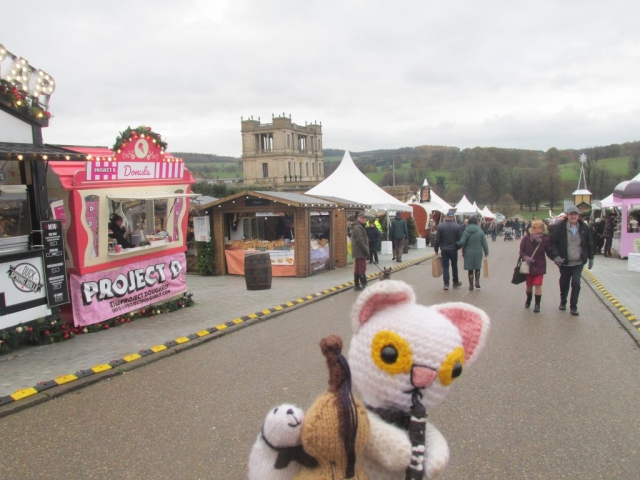 Clarence the Clarinet-Playing Cat and Boris the Bass-Playing Bear | Christmas market, Chatsworth House, November 2022